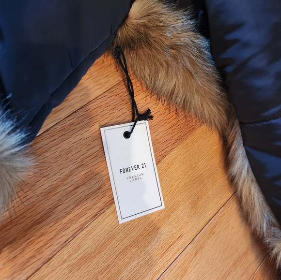 CUUUUTTTEE COAT! NWT - Picture 12 of 12